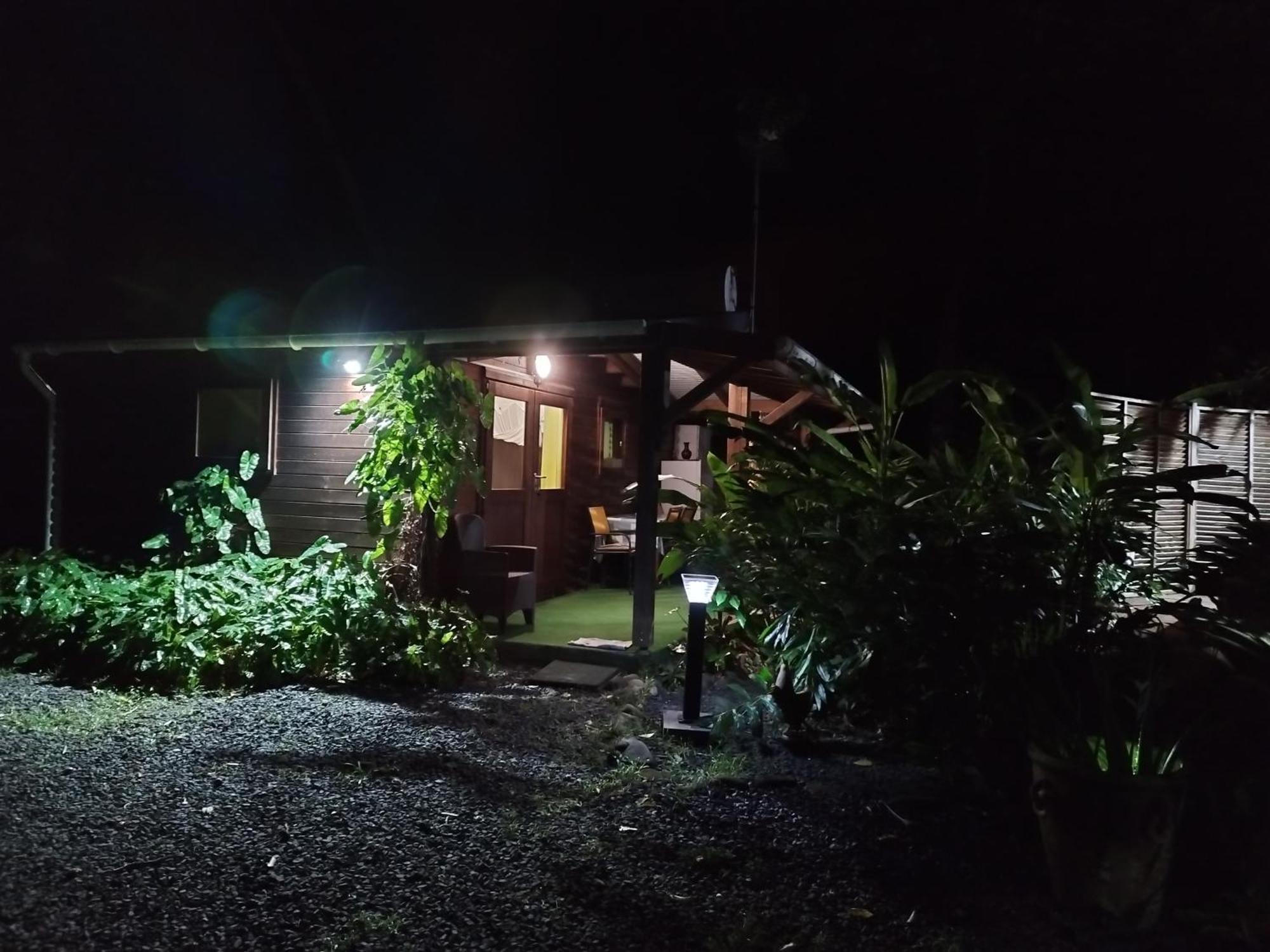Insolite Arawakane Gites Du Manial Chalet ปวงต์-นัวร์ ภายนอก รูปภาพ