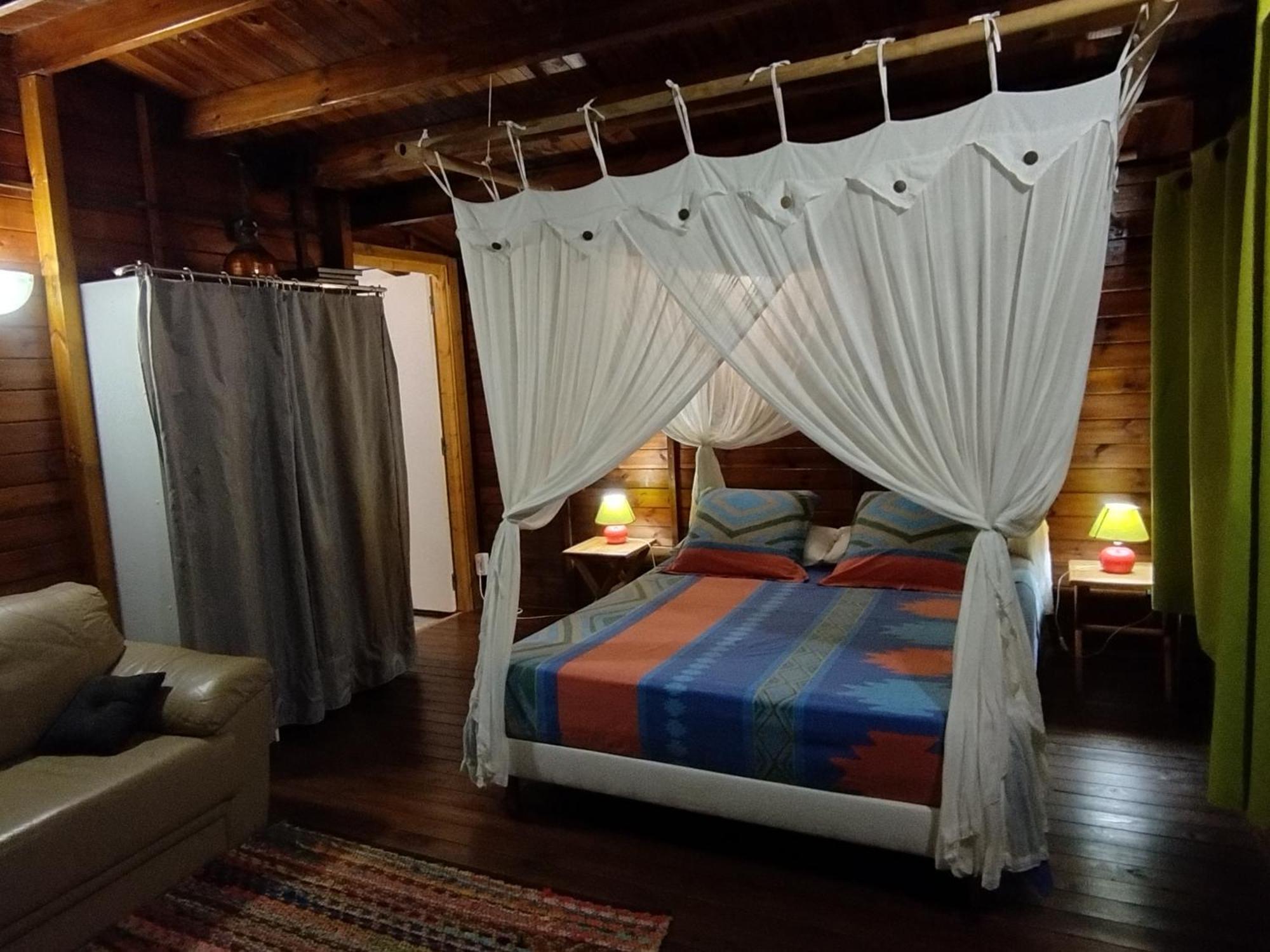 Insolite Arawakane Gites Du Manial Chalet ปวงต์-นัวร์ ภายนอก รูปภาพ