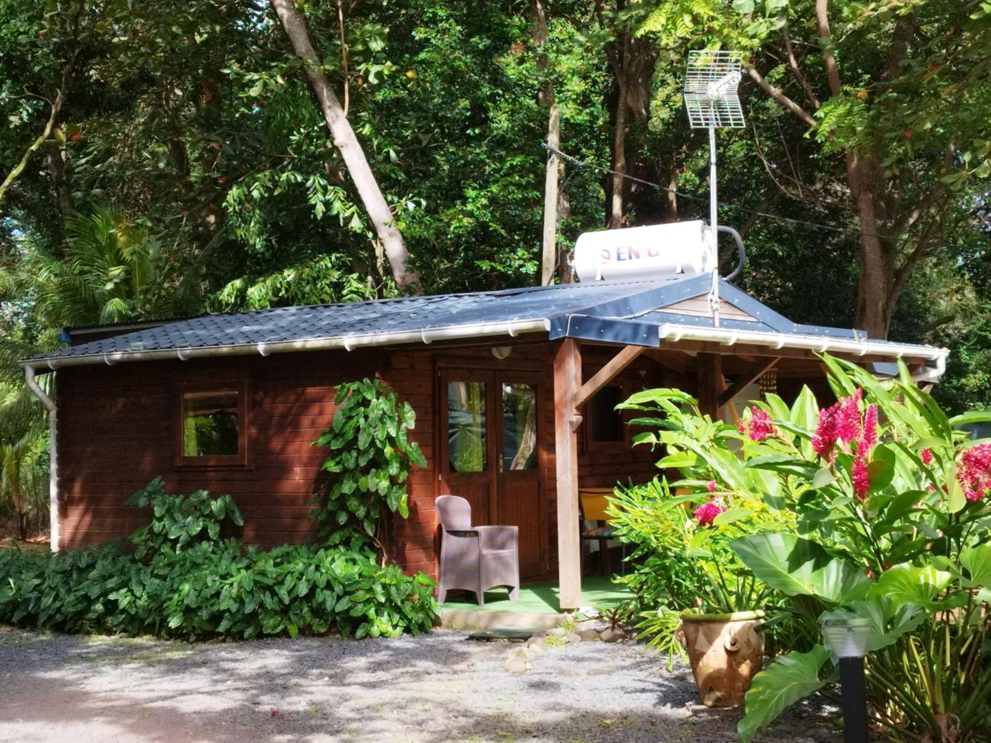 Insolite Arawakane Gites Du Manial Chalet ปวงต์-นัวร์ ภายนอก รูปภาพ